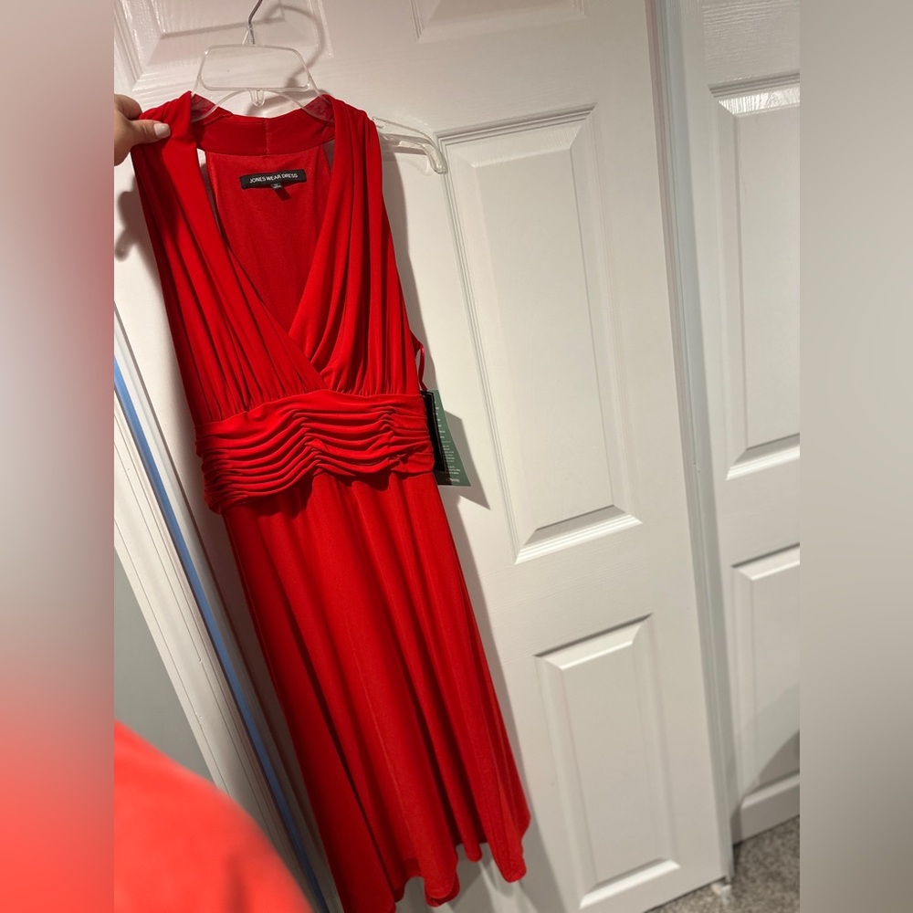 Jones Wear Vibrant Red Sleeveless V-Neck Maxi Dress